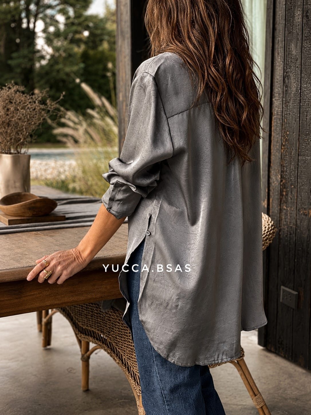 Maxi camisa satén Carmela - gris acero - Imagen 5
